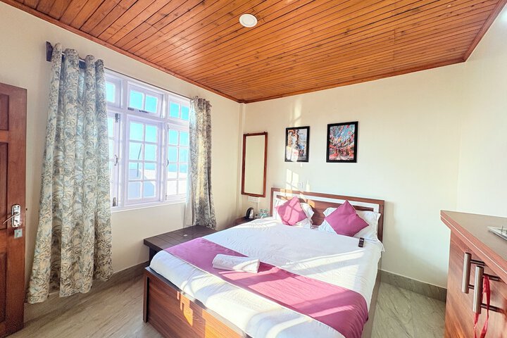 Room 9 of 24
