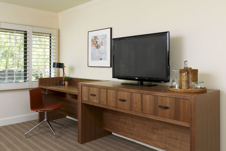 Deluxe King Bed (15 of 119)