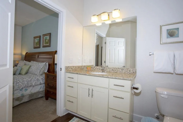 Room 5 of 25