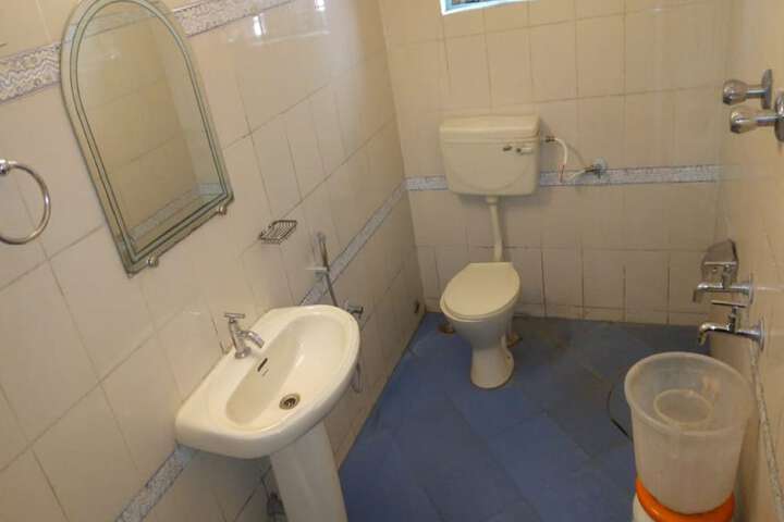 Room 5 of 7