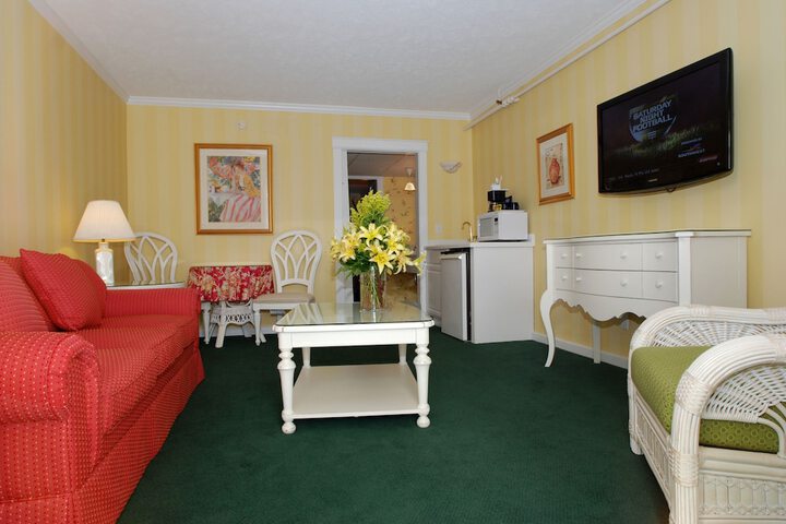 Room 7 of 19