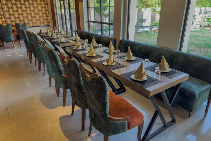 Dining 22 of 41