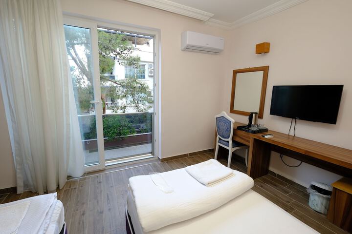 Room 3 of 29
