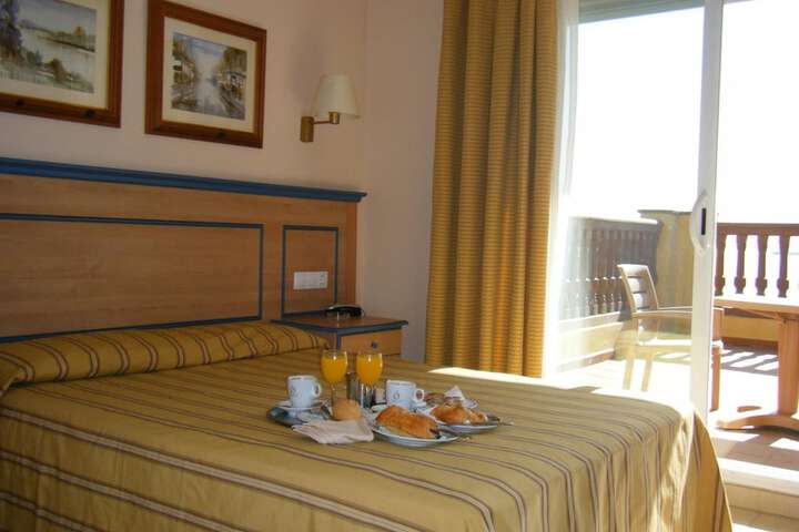 Room 8 of 42