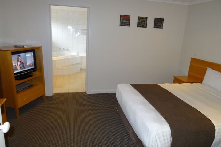 Room 4 of 35