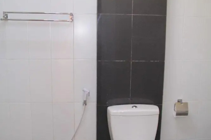 Room 4 of 4