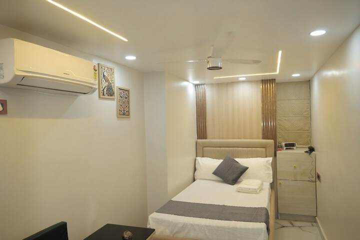 Room 16 of 36
