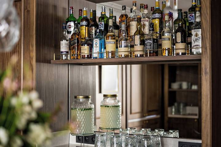 Lounge 55 of 63