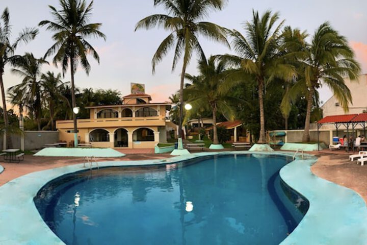 Pool 17 of 33