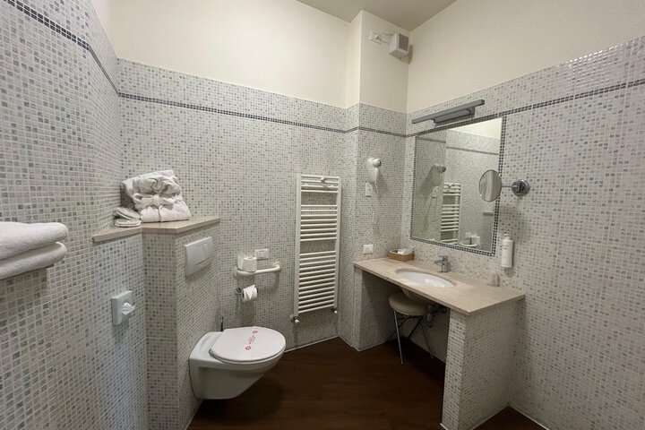 Room 21 of 29