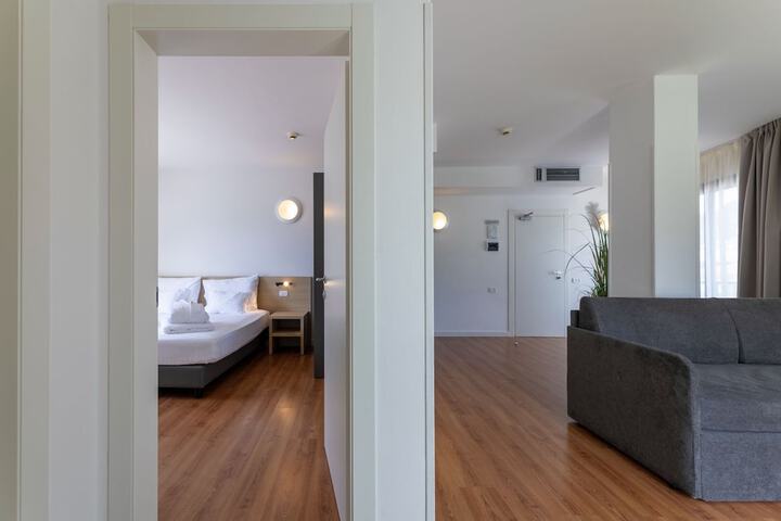 Room 60 of 104