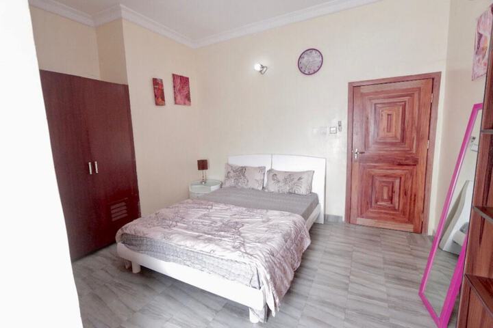 Room 10 of 38