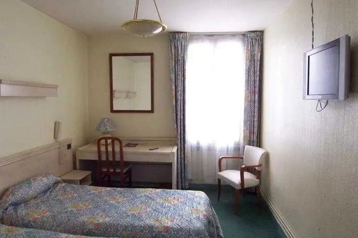 Room 2 of 2