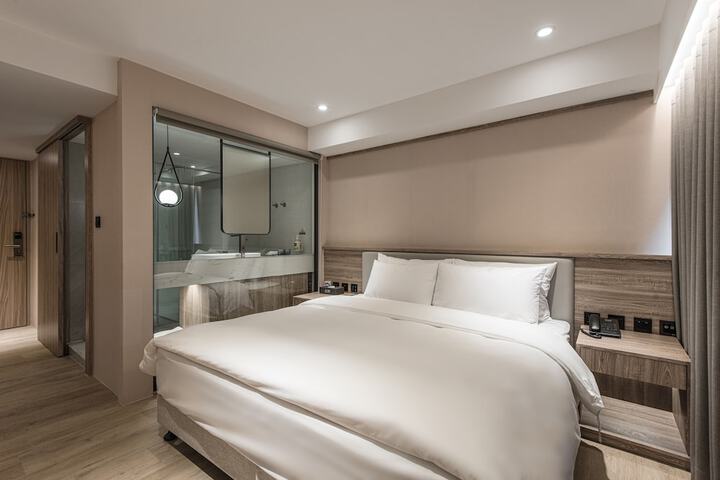 Room 32 of 145