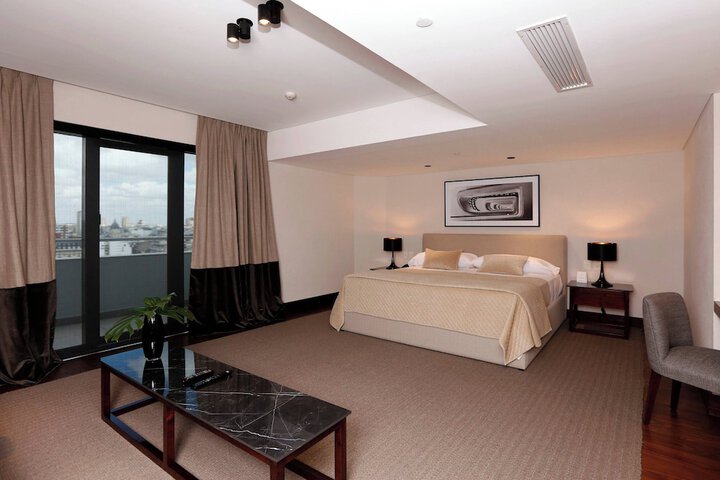 Room 14 of 99