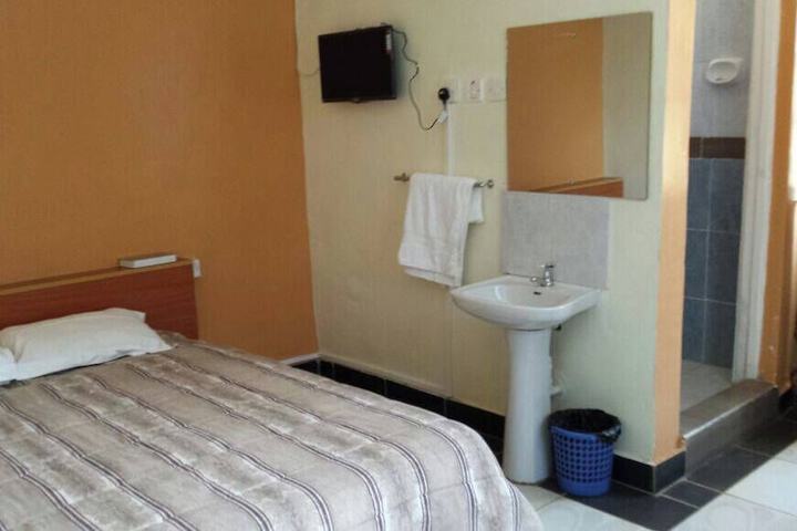 Room 14 of 35