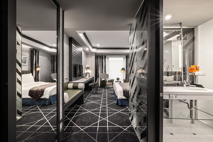 Room 14 of 111