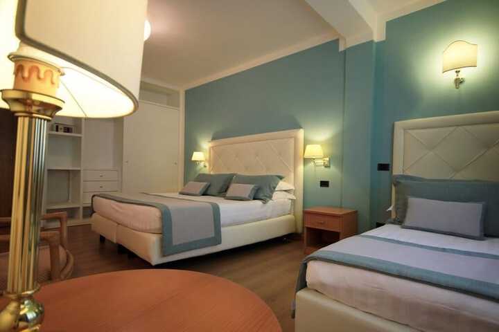 Room 12 of 43