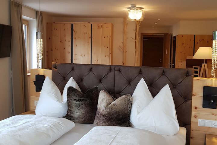 Room 7 of 61