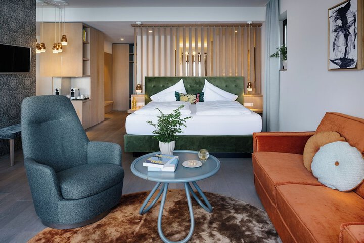Room 21 of 108