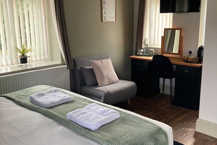 Room 12 of 28
