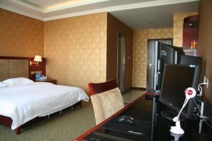 Room 33 of 60