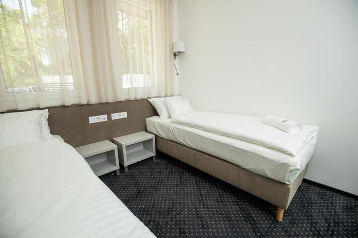 Room 7 of 33