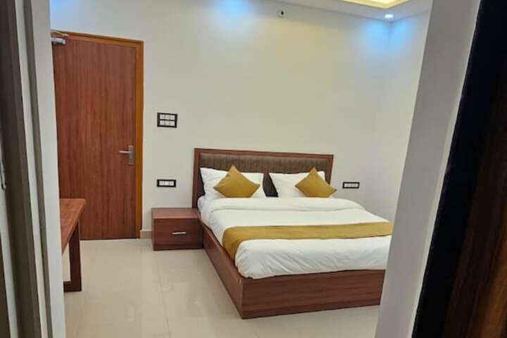 Room 22 of 65