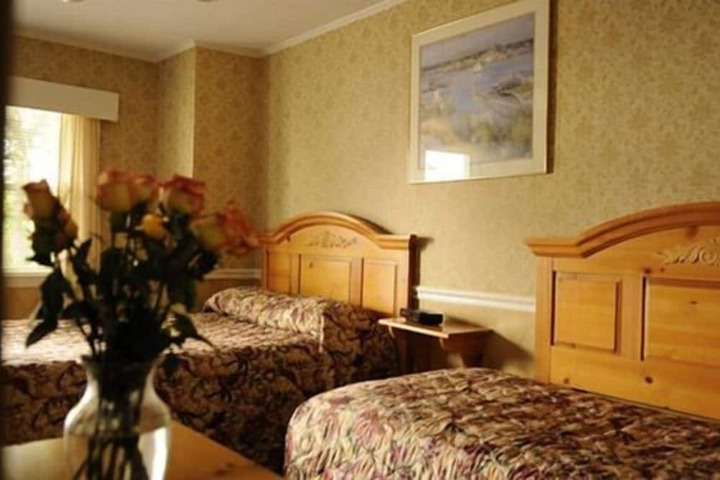 Room 4 of 15