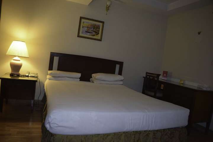 Room 13 of 45