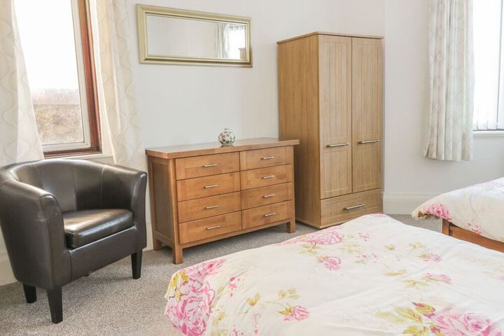 Room 4 of 13