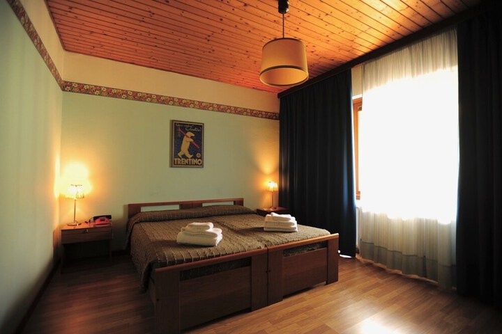 Room 9 of 21