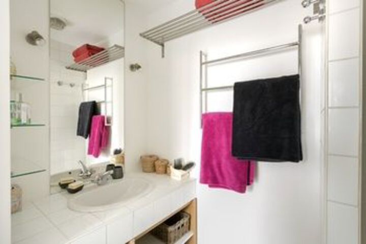 Room 4 of 63