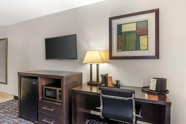 Room 34 of 62