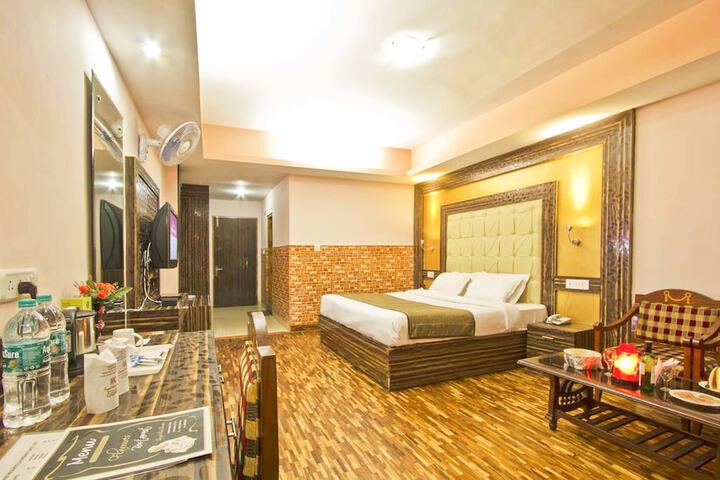 Room 5 of 52
