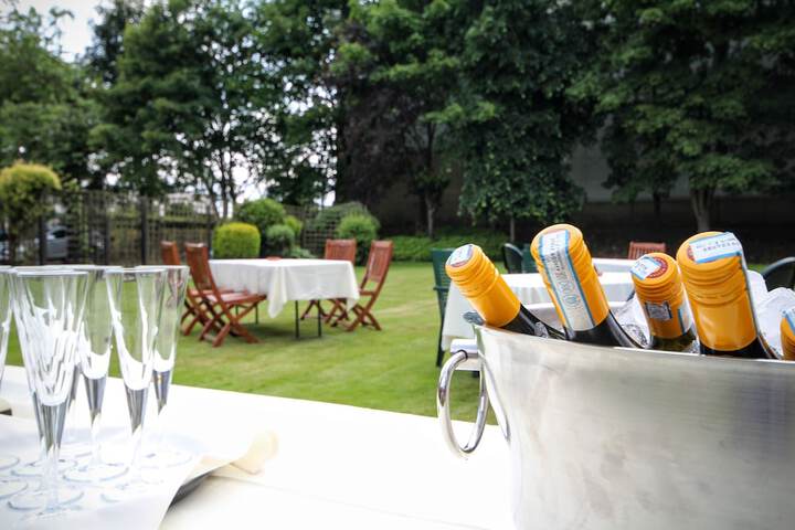 Dining 50 of 52