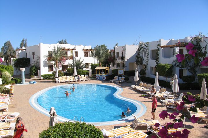 Hotel Pool