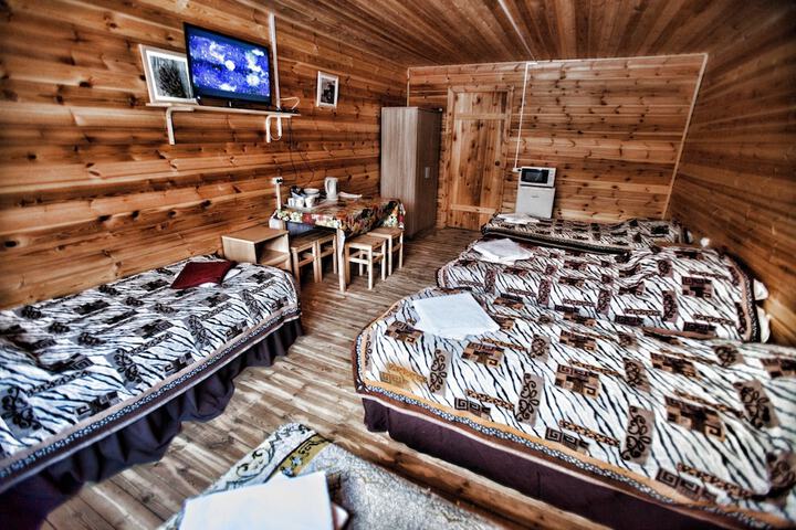Room 3 of 105