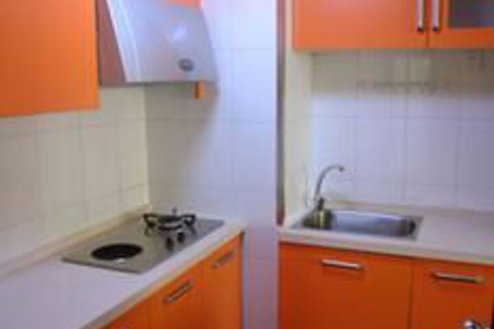 Room 6 of 13