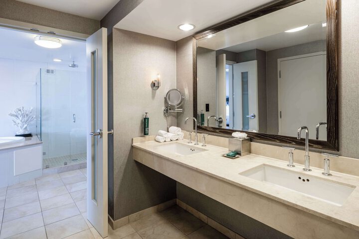 Bathroom shower