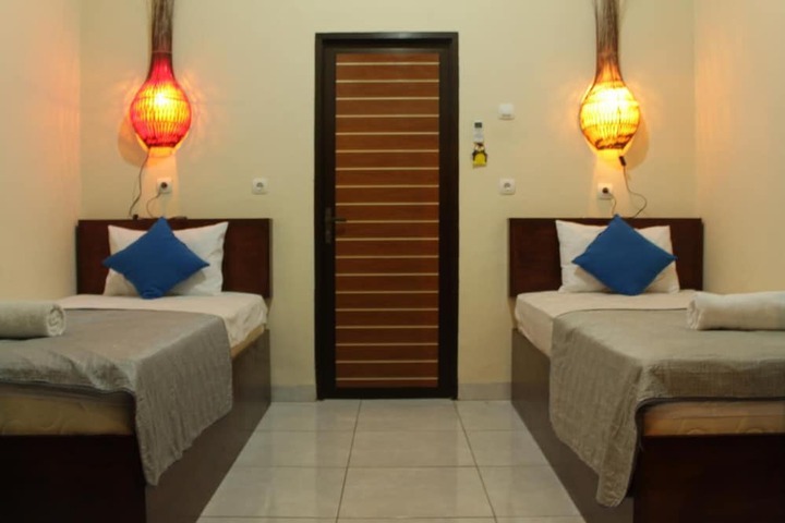 Room 9 of 27