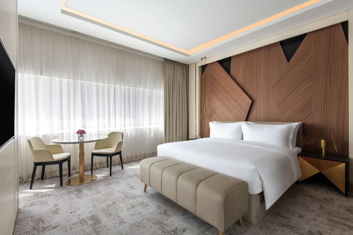 Room 10 of 79