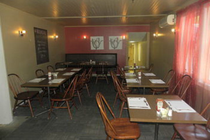 Dining 11 of 11