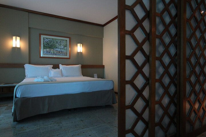 Room 27 of 165