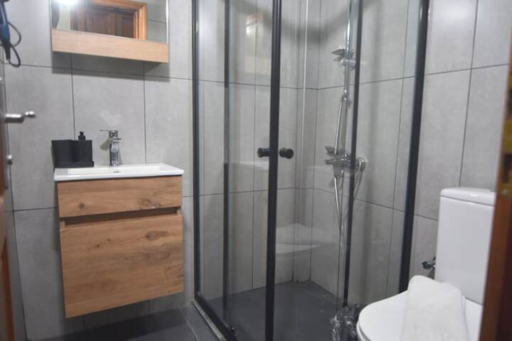 Room 12 of 23
