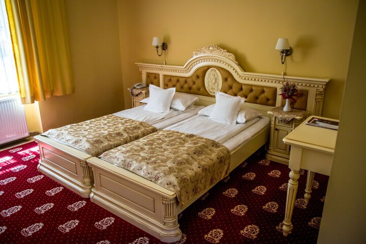 Room 20 of 39