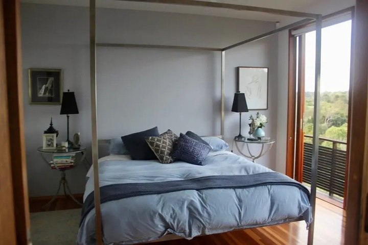 Room 3 of 11