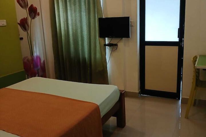 Room 8 of 8