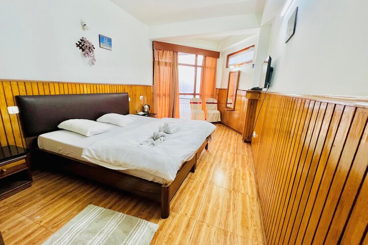 Room 17 of 29