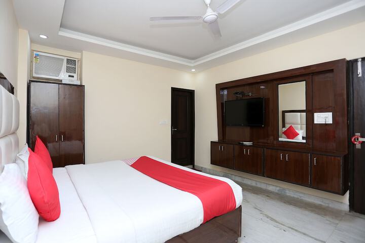 Room 12 of 31